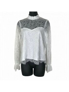 NWT cupcakes and cashmere White Lace  Beautiful Blouse New Size XS